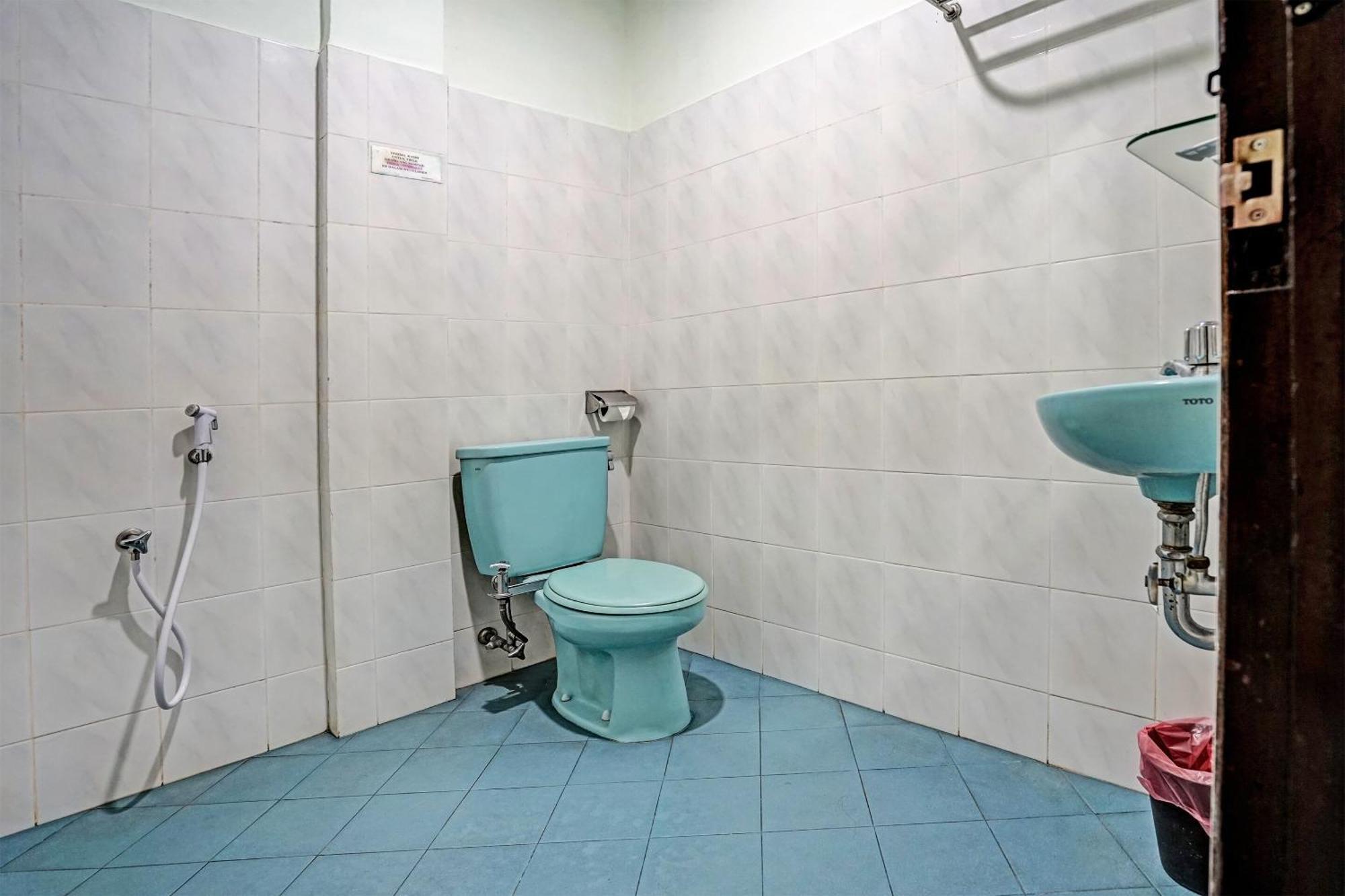 Super Oyo 91805 Hotel Wisma Bari Palembang Zewnętrze zdjęcie