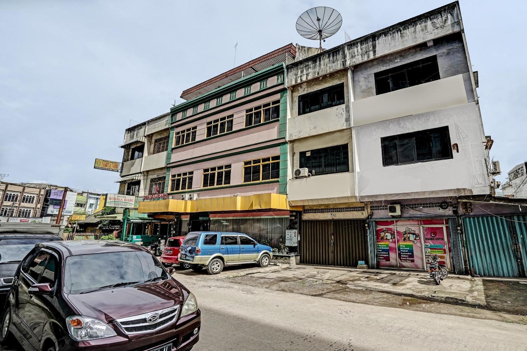 Super Oyo 91805 Hotel Wisma Bari Palembang Zewnętrze zdjęcie